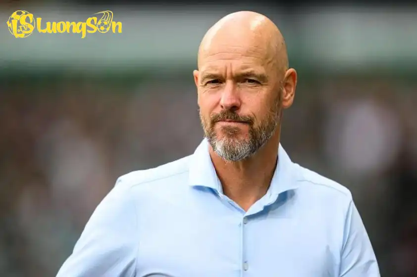 HLV Erik ten Hag bị sa thải đầy cay đắng chỉ sau 3 trận cầm quyền (Ảnh: BILD)