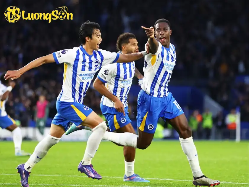 Danny Welbeck được kỳ vọng sẽ ghi bàn vào lưới đội bóng cũ